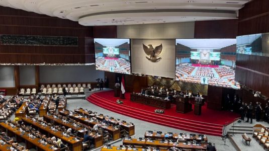 ruang DPR